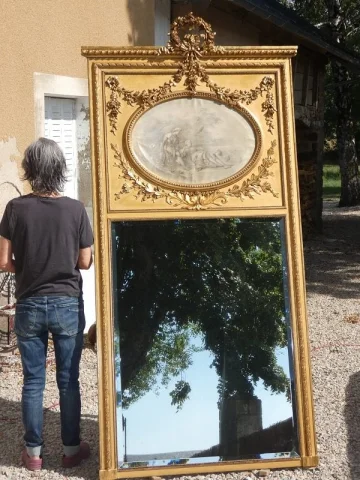 Large Louis XVI style gilt wood and stucco trumeau mirror, Napoléon III period — Very good condition
