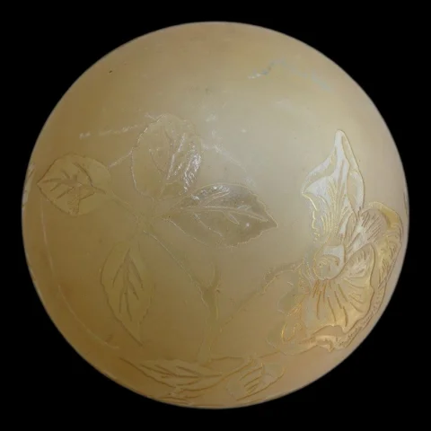 4 globes signed DEVEAU circa 1920 — Very good condition