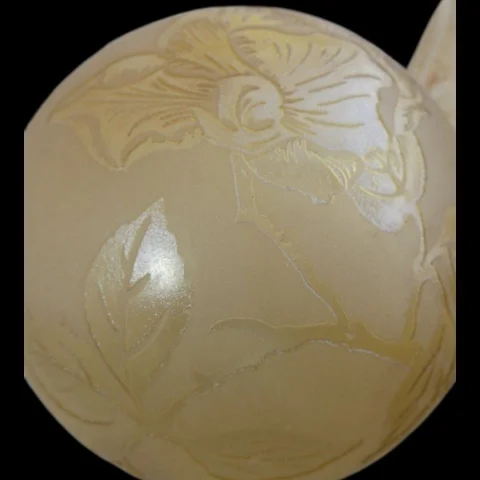 4 globes signed DEVEAU circa 1920 — Very good condition