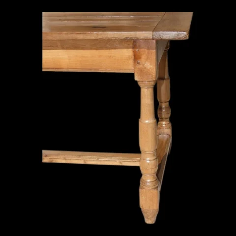 Louis XIII 17th-century solid cherry community table — Very good condition