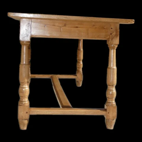 Louis XIII 17th-century solid cherry community table — Very good condition