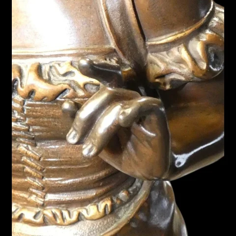 Antike Bronzestatue „Jeune Fille au Panier" E. Bouret – H. 50 cm – Frankreich, 19. Jahrhundert — Ausgezeichneter Zustand