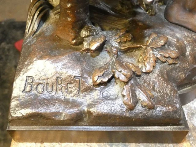 Antike Bronzestatue „Jeune Fille au Panier" E. Bouret – H. 50 cm – Frankreich, 19. Jahrhundert — Ausgezeichneter Zustand