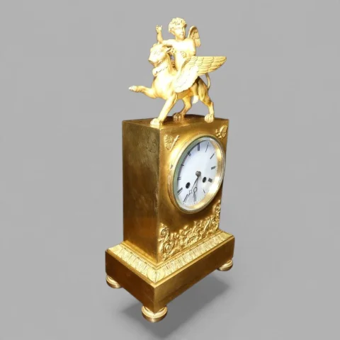 Pendule borne « L'Amour au Lion Ailé » – 1er Empire (c. 1805-1810) - J. CONTOUR — Goede staat