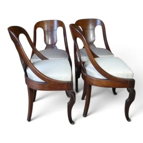 Suite de 4 chaises gondoles d'époque Restauration (XIXe) in mahonie — Goede staat