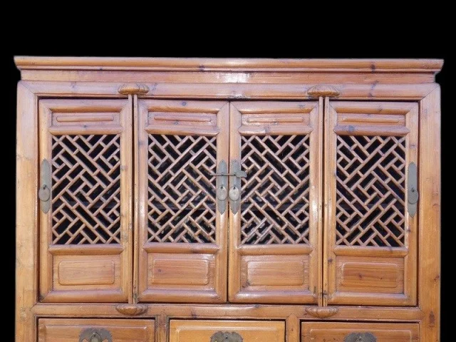 Chinesischer Speiseschrank, Ende 19. / Anfang 20. Jahrhundert – Asien – — Ausgezeichneter Zustand