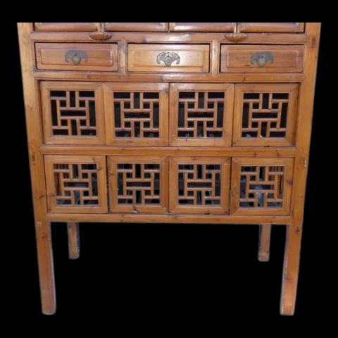 Chinesischer Speiseschrank, Ende 19. / Anfang 20. Jahrhundert – Asien – — Ausgezeichneter Zustand