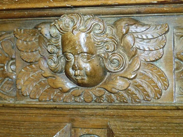 Petit  bahut Renaissance Noyer XVIIème