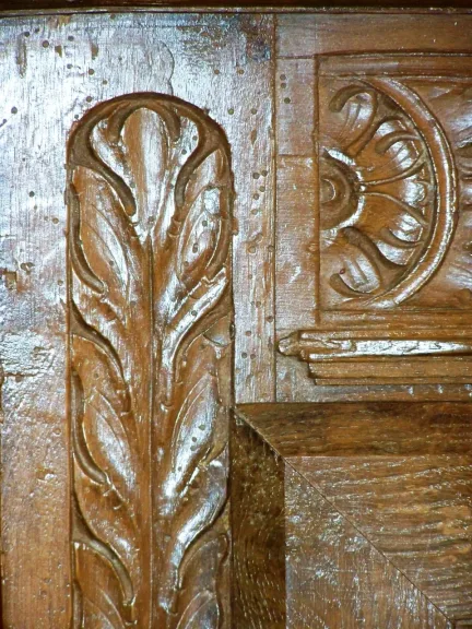 Petit  bahut Renaissance Noyer XVIIème