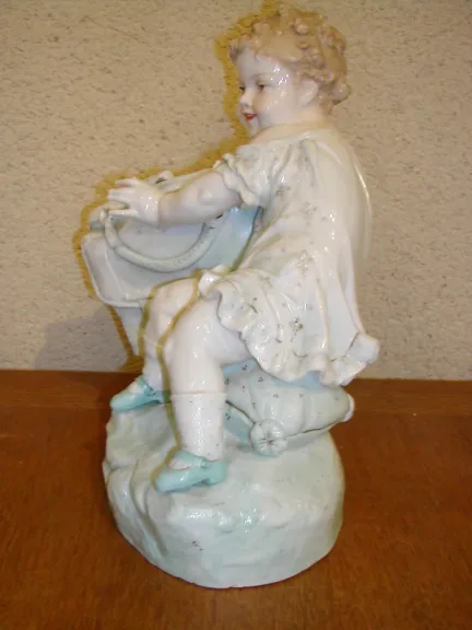 Sujet en porcelaine