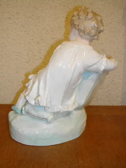Sujet en porcelaine