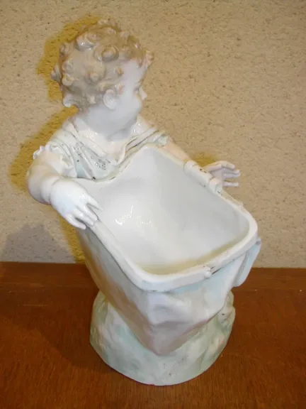 Sujet en porcelaine