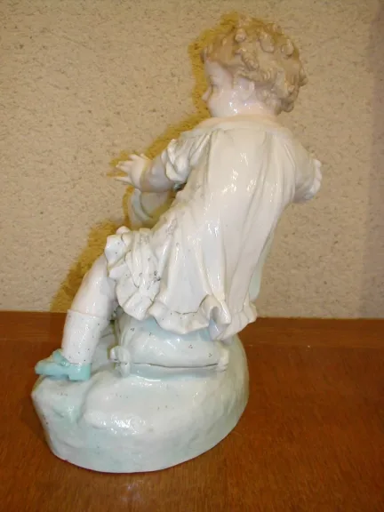 Sujet en porcelaine