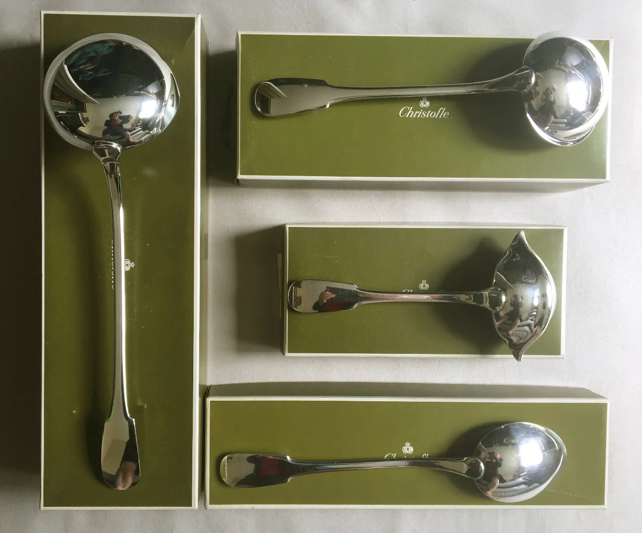 Ménagère Christofle modèle Cluny 58 pièces.