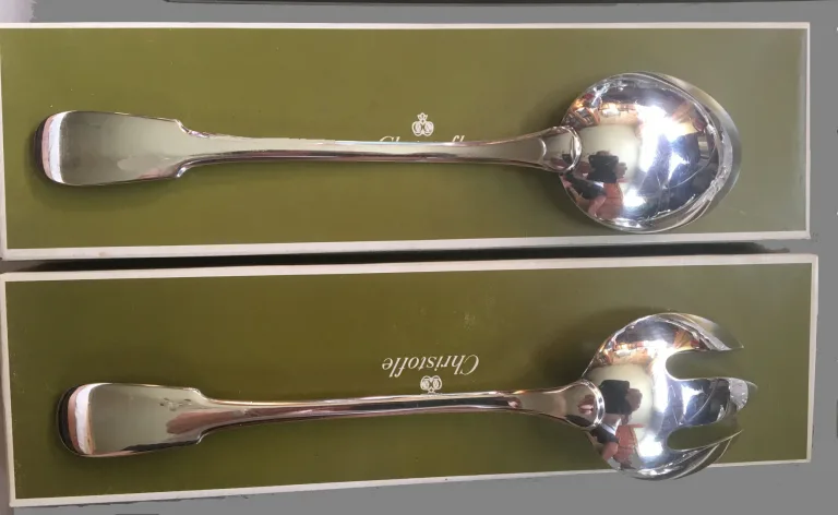 Ménagère Christofle modèle Cluny 58 pièces.