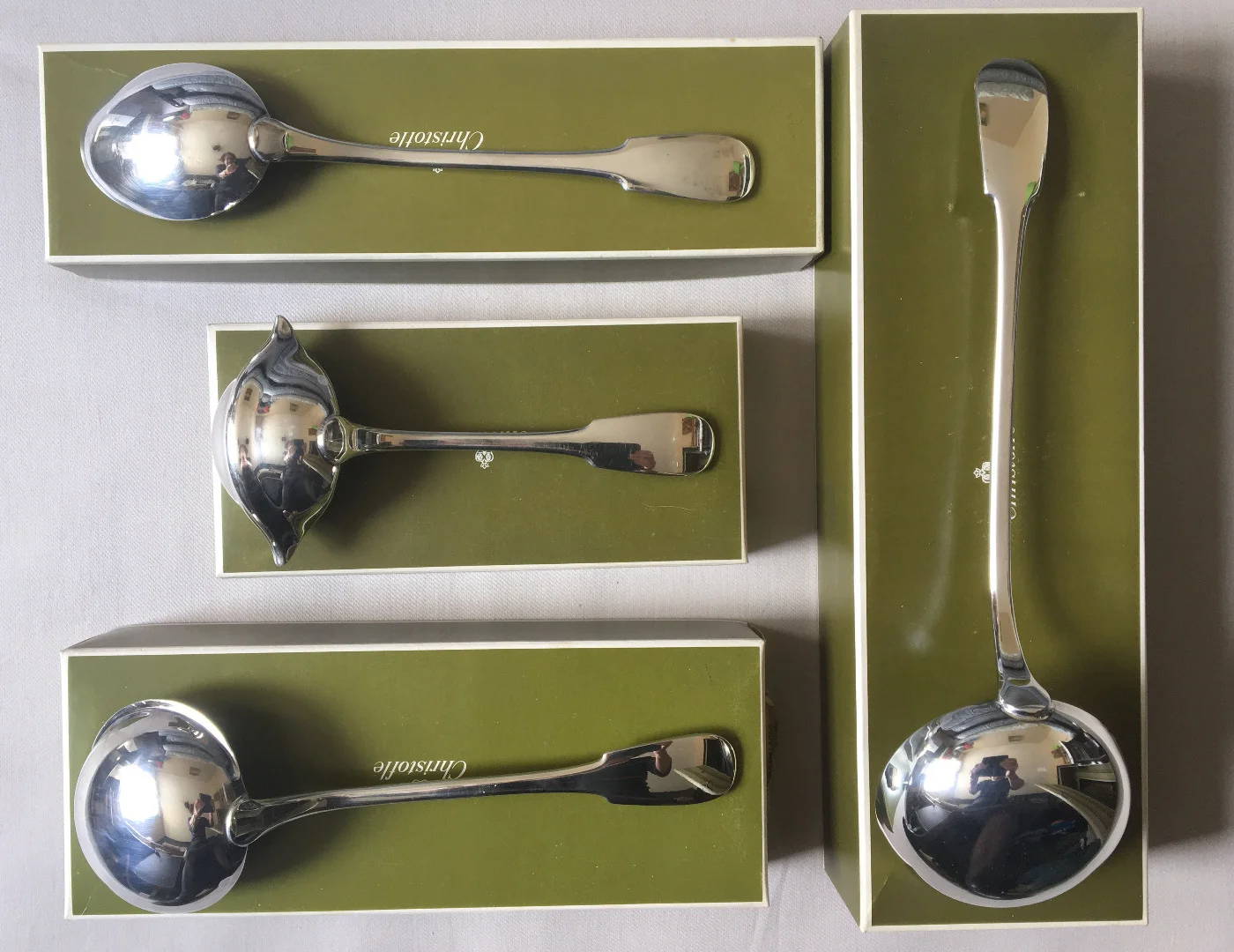 Ménagère Christofle modèle Cluny 58 pièces.