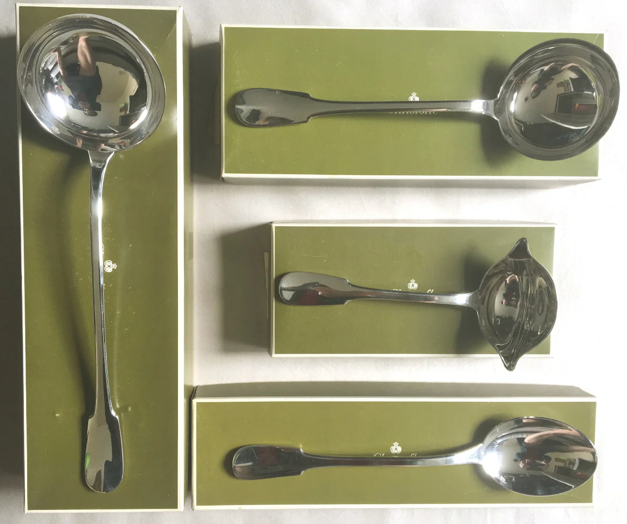 Ménagère Christofle modèle Cluny 58 pièces.