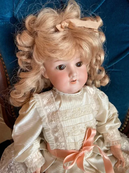 ARMAND MARSEILLE PUPPE