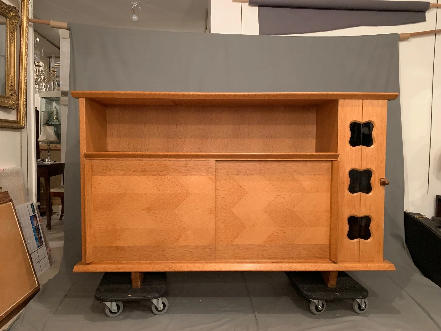 VINTAGE-SIDEBOARD