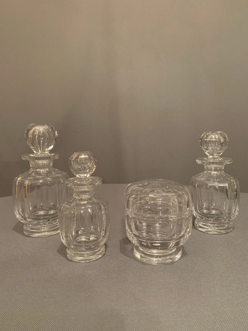 BACCARAT PARFÜMFLASCHEN UND PULVERBOX