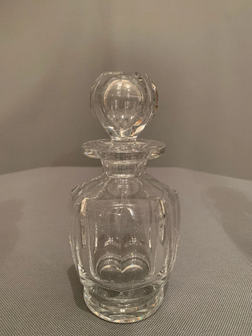 BACCARAT PARFÜMFLASCHEN UND PULVERBOX