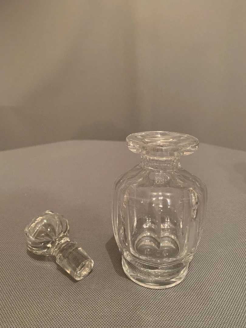 BACCARAT PARFÜMFLASCHEN UND PULVERBOX
