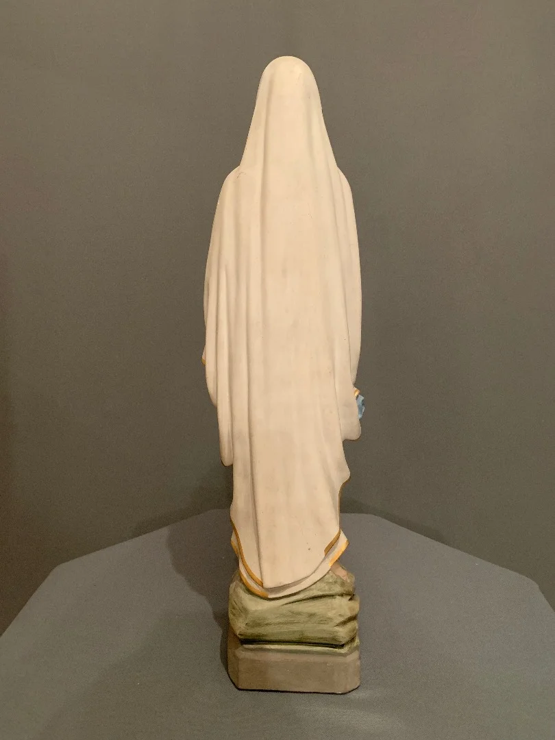 Vierge en Plâtre XIX éme et sa Console