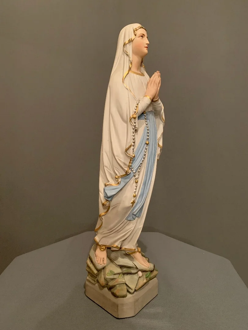 Vierge en Plâtre XIX éme et sa Console
