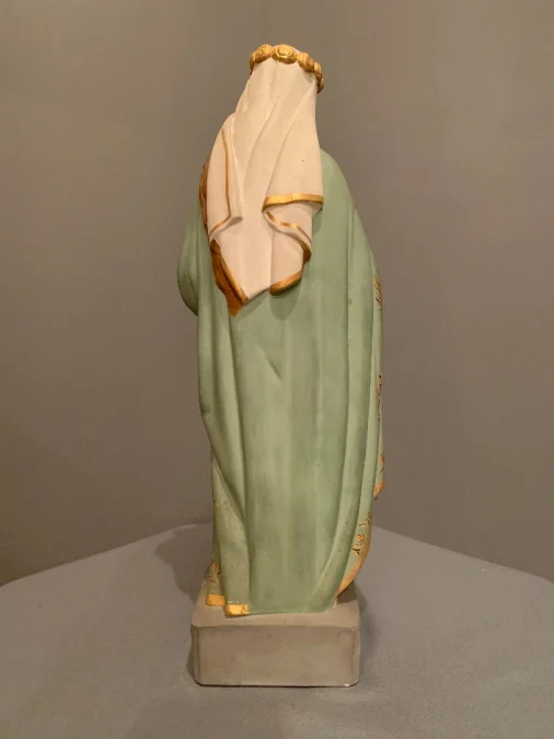 SANTO DE YESO con ESTANTE DE PARED