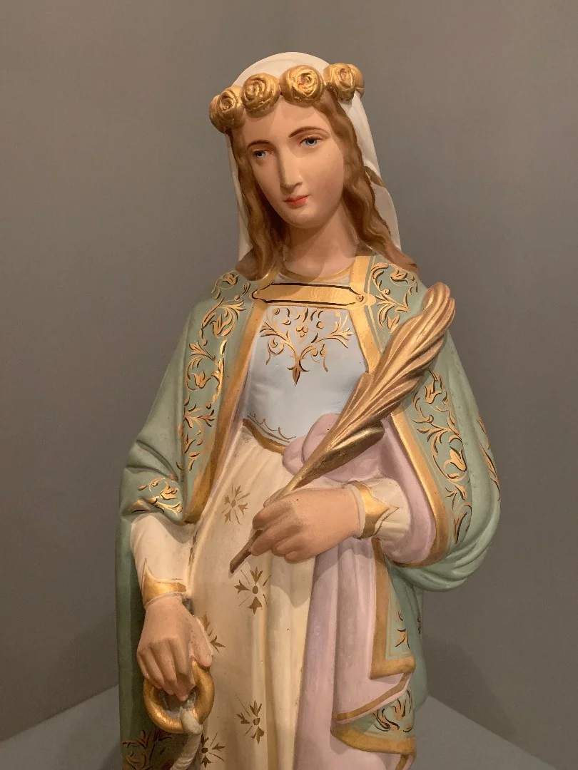 Sainte-Philomène en Plâtre XIX éme et sa Console
