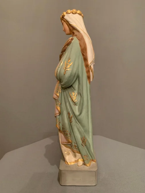 SANTO DE YESO con ESTANTE DE PARED
