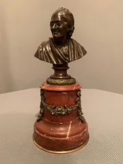 BRONZEBÜSTE VON VOLTAIRE