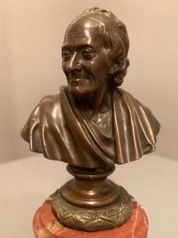 BRONZEN BUSTE VAN VOLTAIRE
