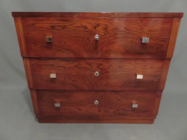 KOMMODE AUS DER ART DECO-ZEIT