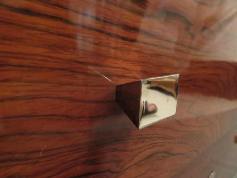 KOMMODE AUS DER ART DECO-ZEIT