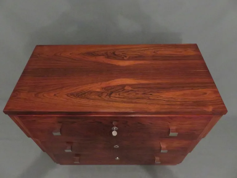 KOMMODE AUS DER ART DECO-ZEIT