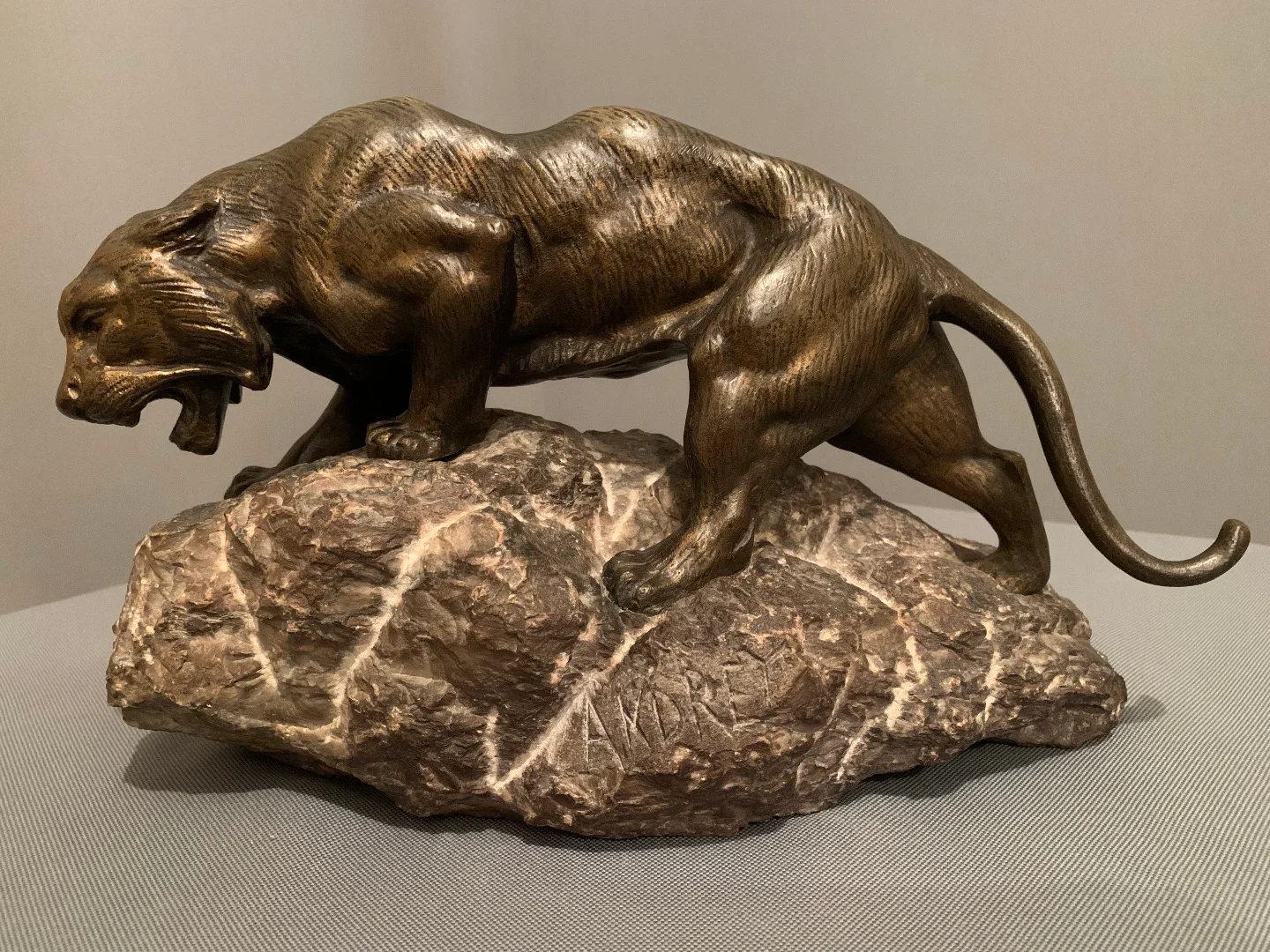 TIGER AUS VERGOLDETER BRONZE von JAMES ANDREY