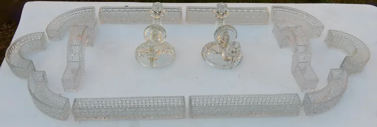1900 ‘Centerpiece Table Runner in Molded Crystal from Baccarat Or St Louis 14 Pieces