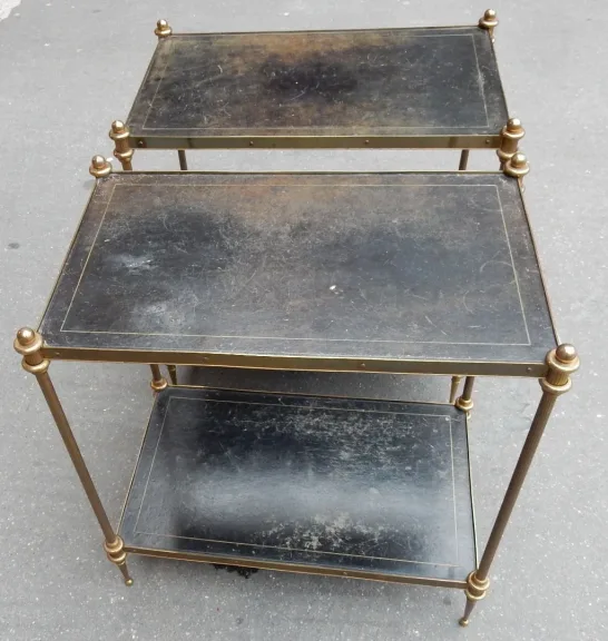 1950-70 ‘Pair of Bronze Sofa Tables Maison Baguès and 2 trays Sheath Black Gilded Leather 53 X 33 cm