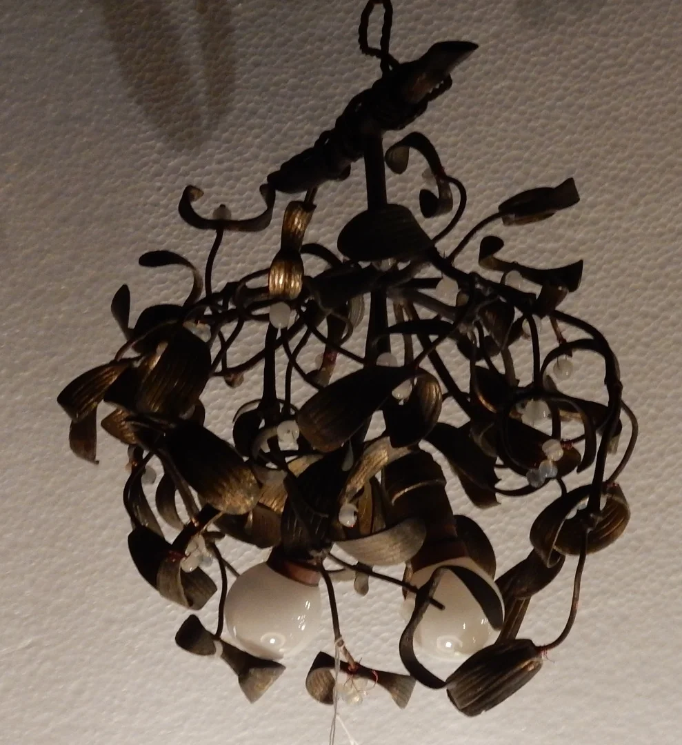 1900' Ball of Mistletoe Art Nouveau Bronze has 2 Bulbs and Pearls Opaline Diameter 45 cm