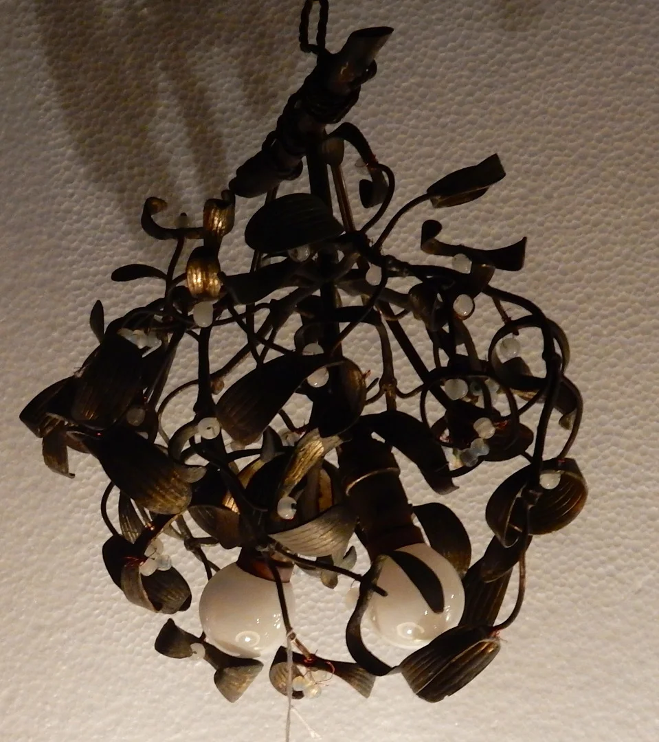 1900' Ball of Mistletoe Art Nouveau Bronze has 2 Bulbs and Pearls Opaline Diameter 45 cm