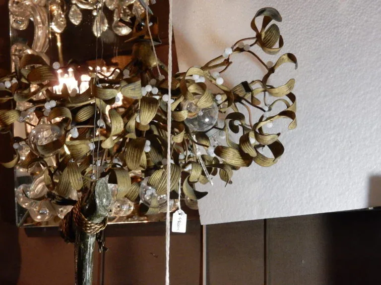 1900' Ball of Mistletoe Art Nouveau Bronze has 5 Bulbs and Pearls Opaline Diameter 45 cm