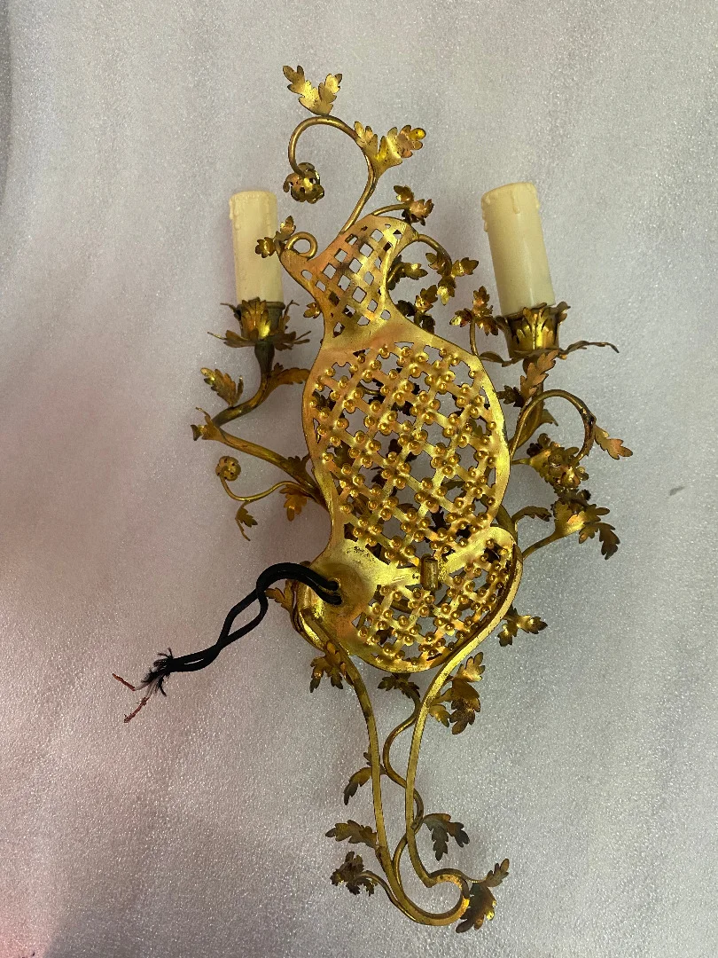 1950 Paire d’Appliques Faisant Pendant En Bronze Doré De Style LXV