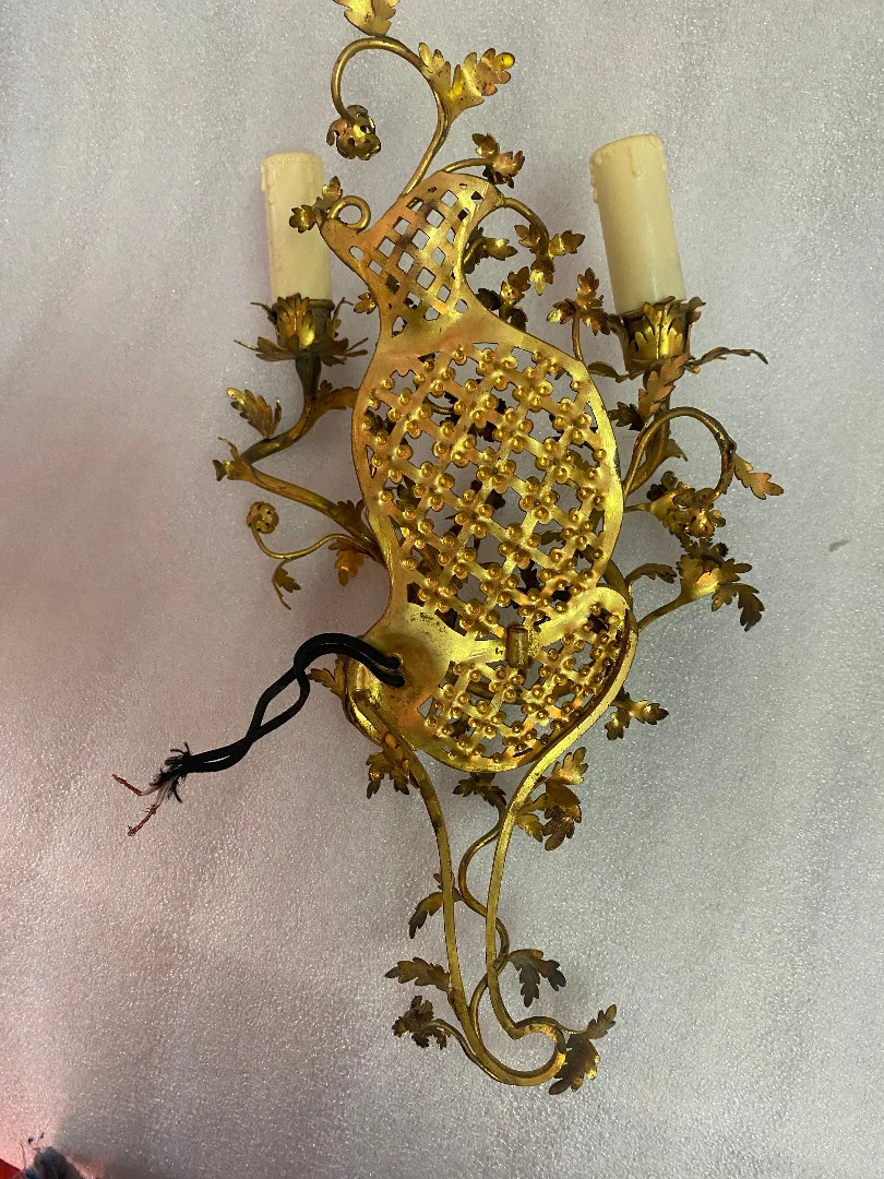 1950 Paire d’Appliques Faisant Pendant En Bronze Doré De Style LXV