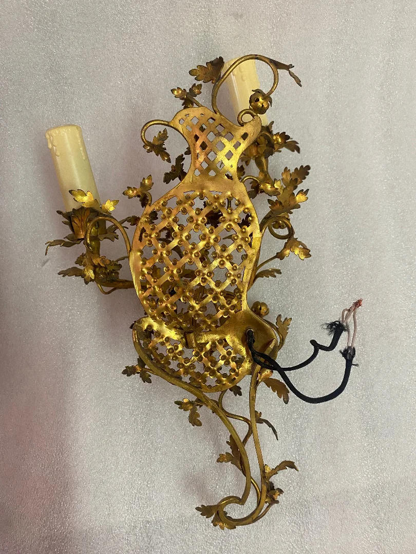 1950 Paire d’Appliques Faisant Pendant En Bronze Doré De Style LXV