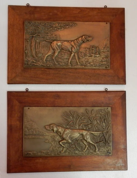 1900 ‘ Pair Of Bas Reliefs In Bronze On Walnut, Hunting Dogs In Arrest