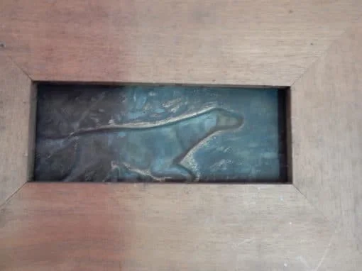 1900 ‘ Pair Of Bas Reliefs In Bronze On Walnut, Hunting Dogs In Arrest