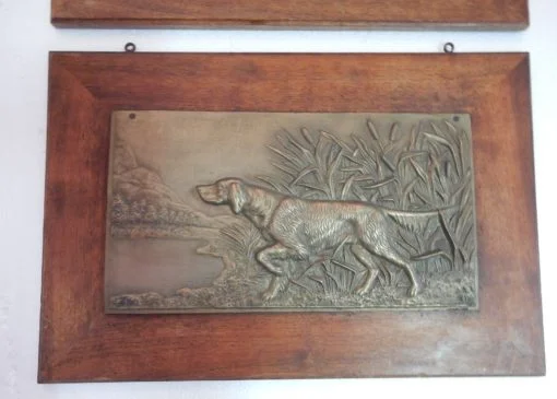 1900 ‘ Pair Of Bas Reliefs In Bronze On Walnut, Hunting Dogs In Arrest