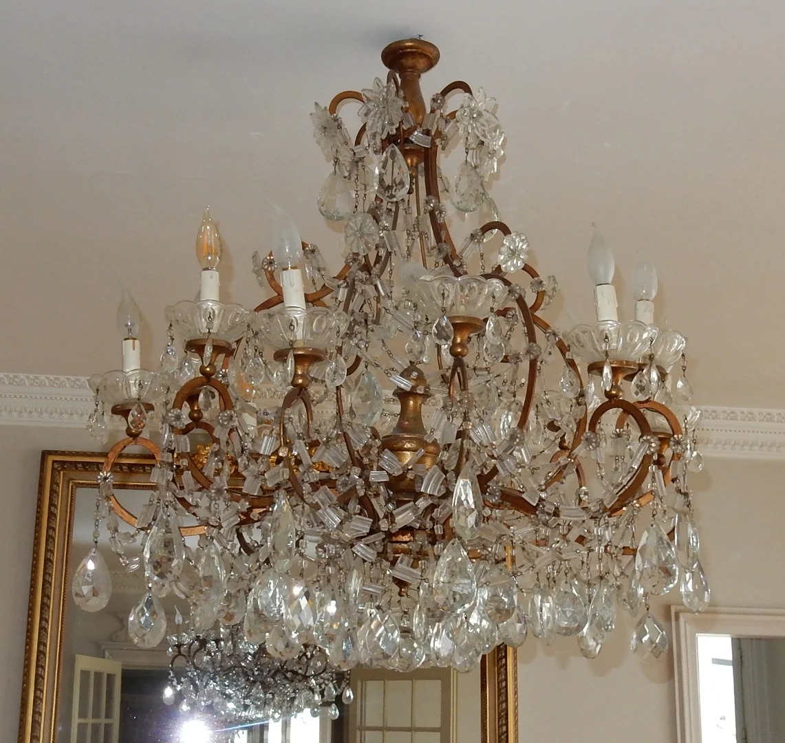 1950 ′ Chandelier Cage Italy with 12 Lights Golden Wood And Crystal Diameter 90 X H 100 cm