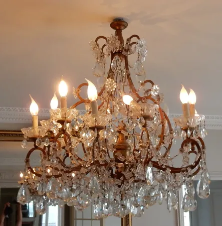 1950 ′ Chandelier Cage Italy with 12 Lights Golden Wood And Crystal Diameter 90 X H 100 cm